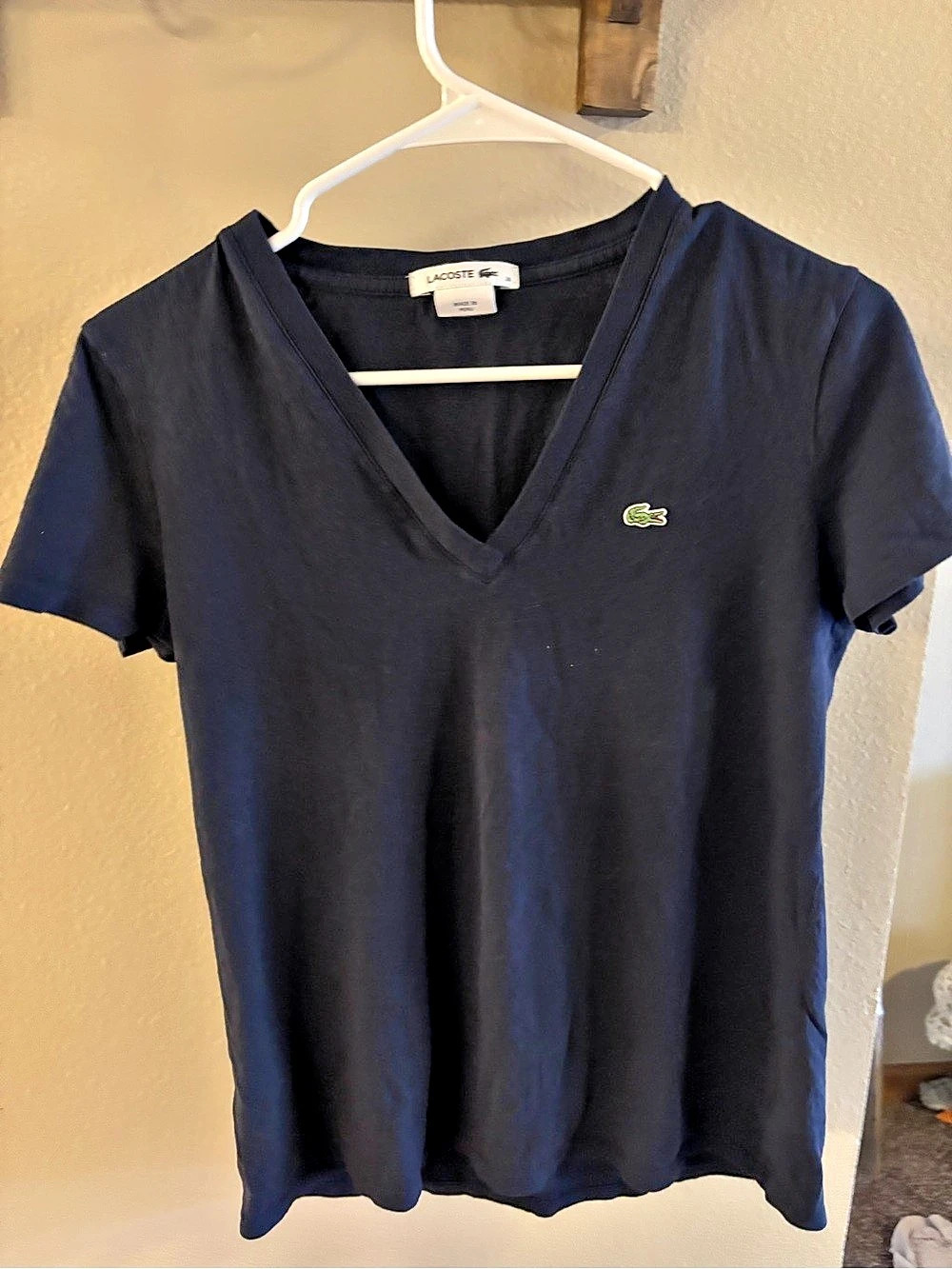 Lacoste Short Sleeve V-Neck Cotton Tee in Navy Blue Size Medium